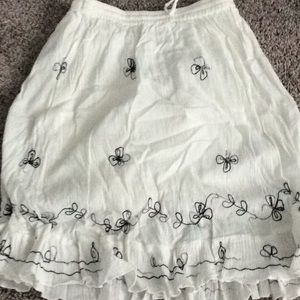 Beach skirt with ruffle bottom trim
